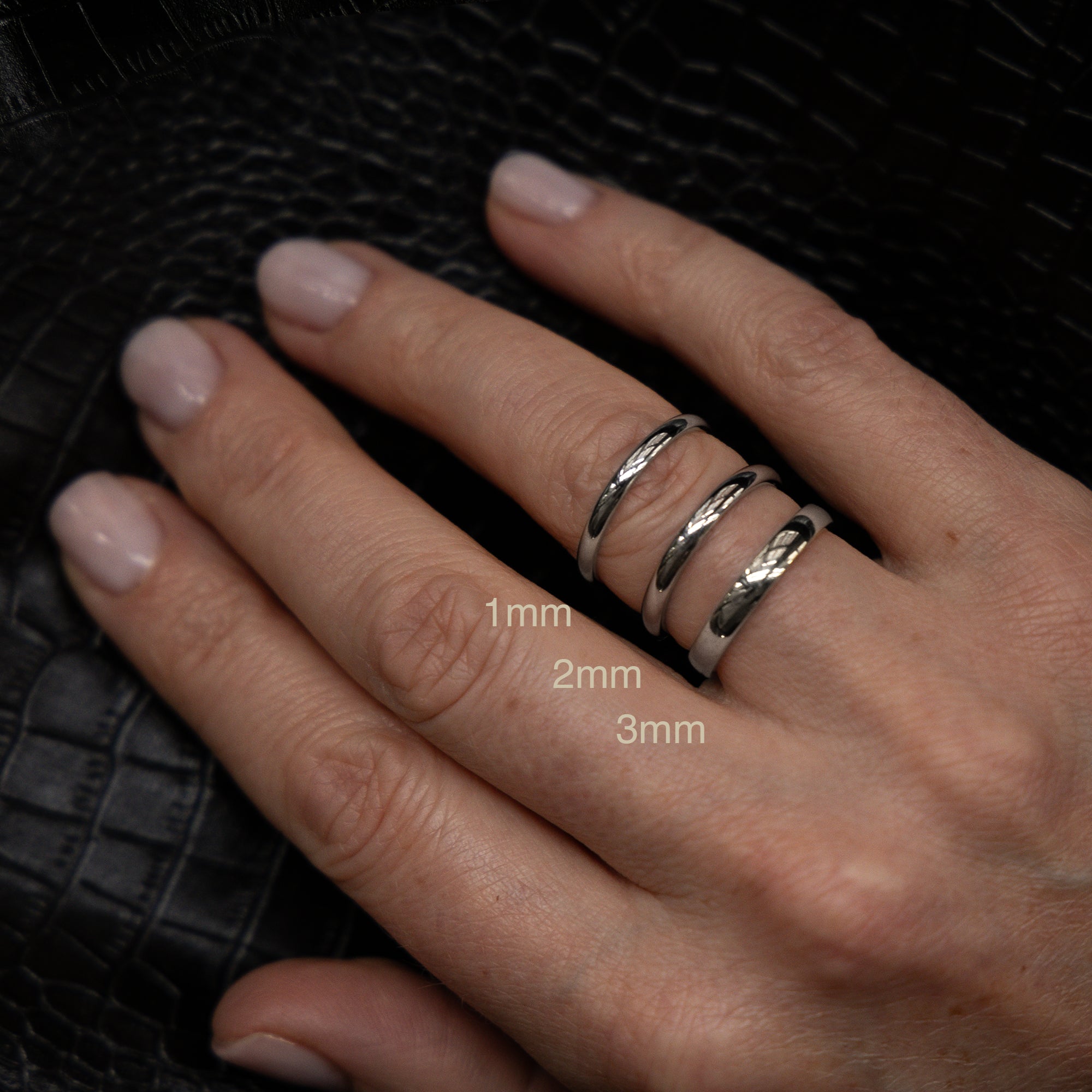 D-shape Wedding Rings Widths #metal_platinum