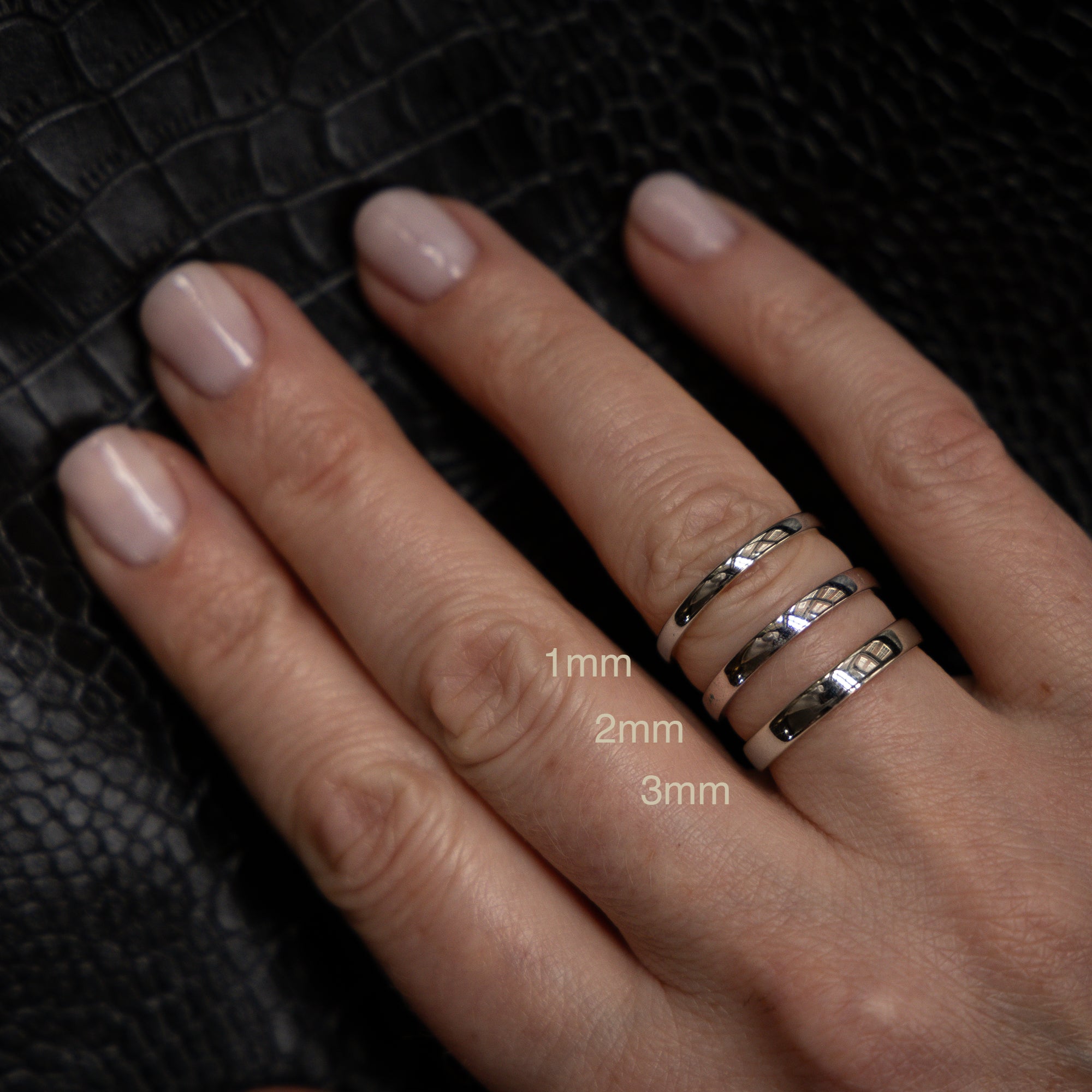 Soft Court Wedding Rings Widths #metal_platinum